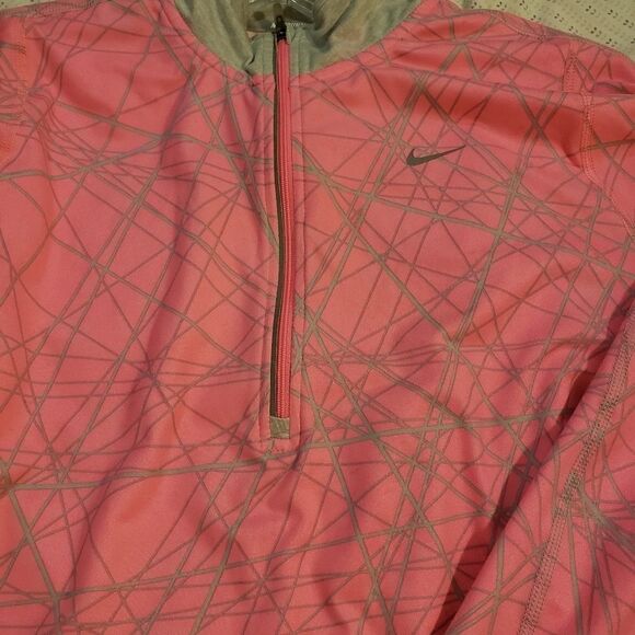 Nike running 🏃♂️ top  - Picture 4 of 7